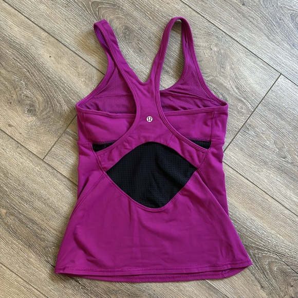 Lululemon Razorback Tank - Picture 2 of 3